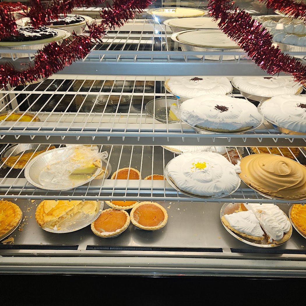 Nation's Giant Hamburgers & Great Pies 3