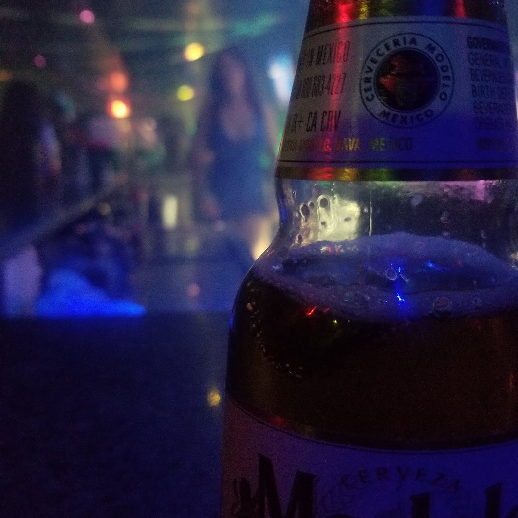 El Gato Verde Sport Bar 3