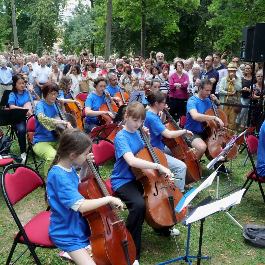 Colmar Symphonic Mob 4