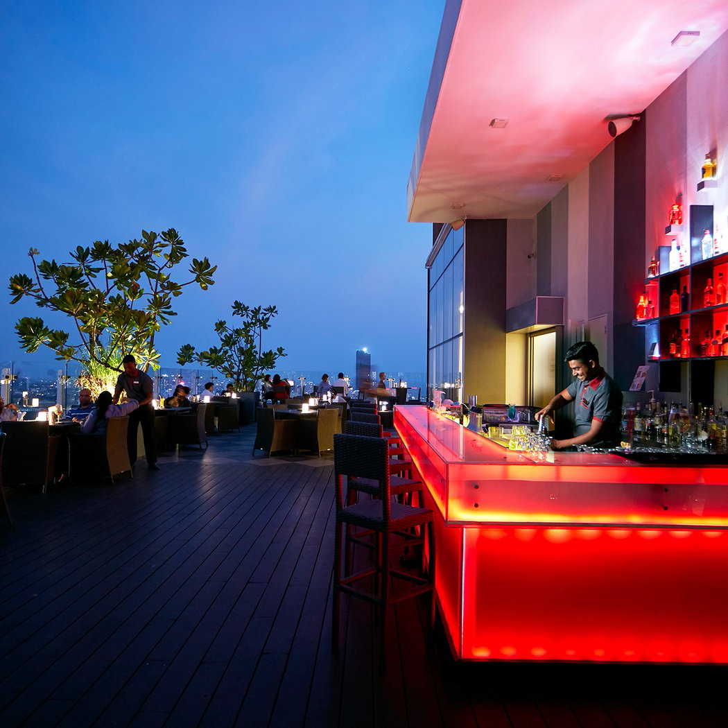 Cloud Red Rooftop Bar 1