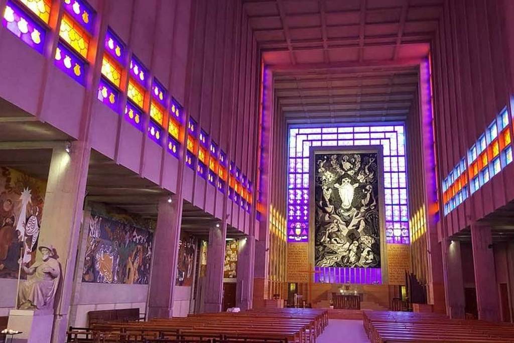 Église catholique Saint-Jacques à Montrouge 1