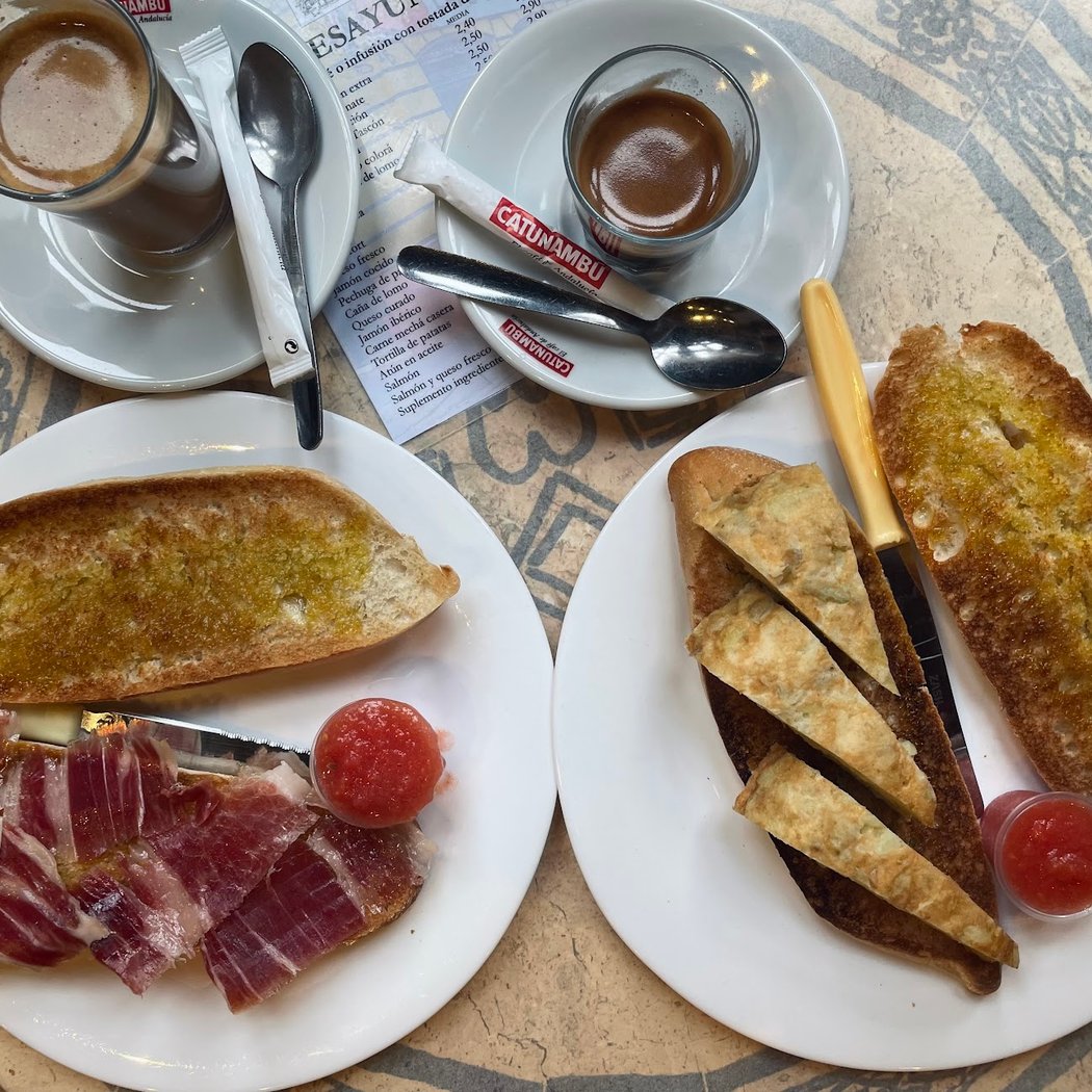 Cafetería La Esquina Veloz 3