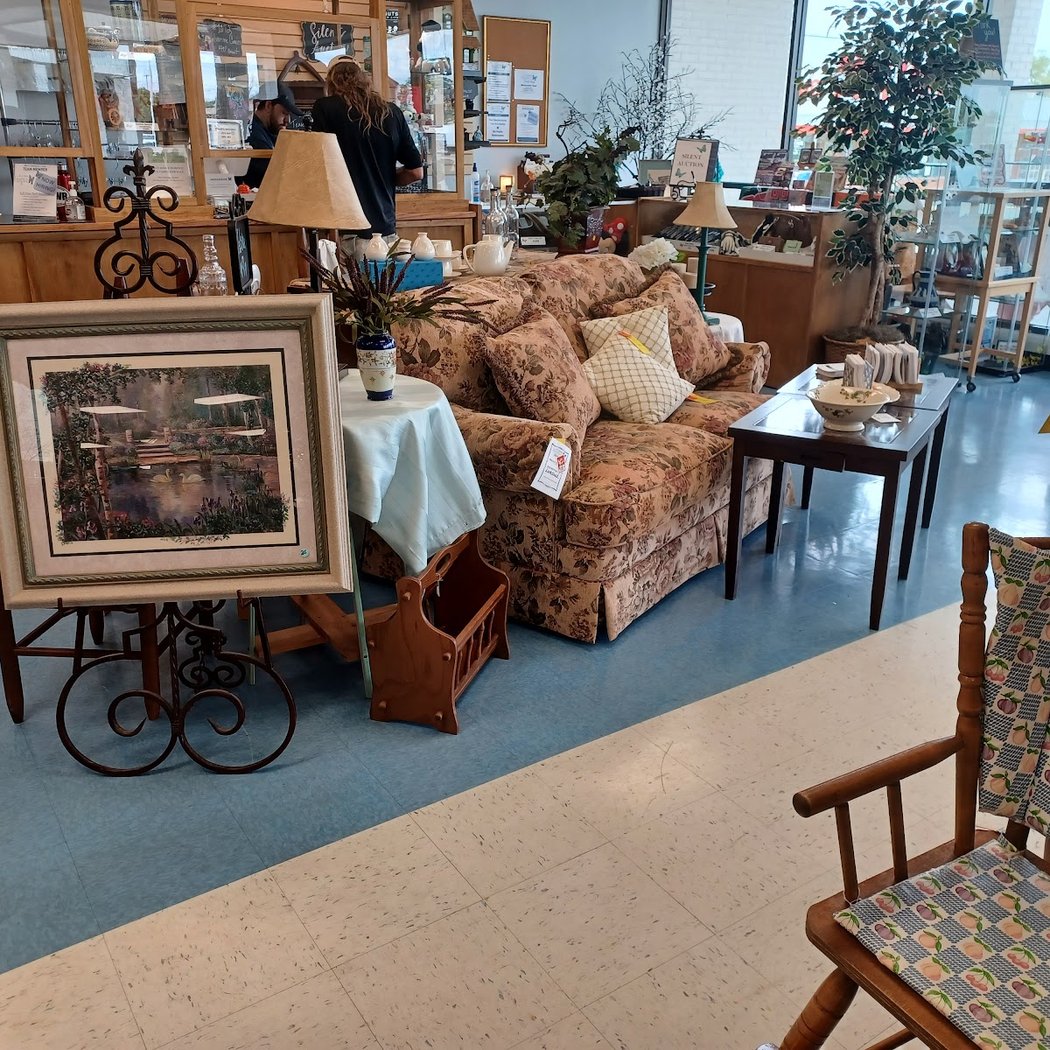 Blue Ridge Hospice Winchester Thrift Shop 1