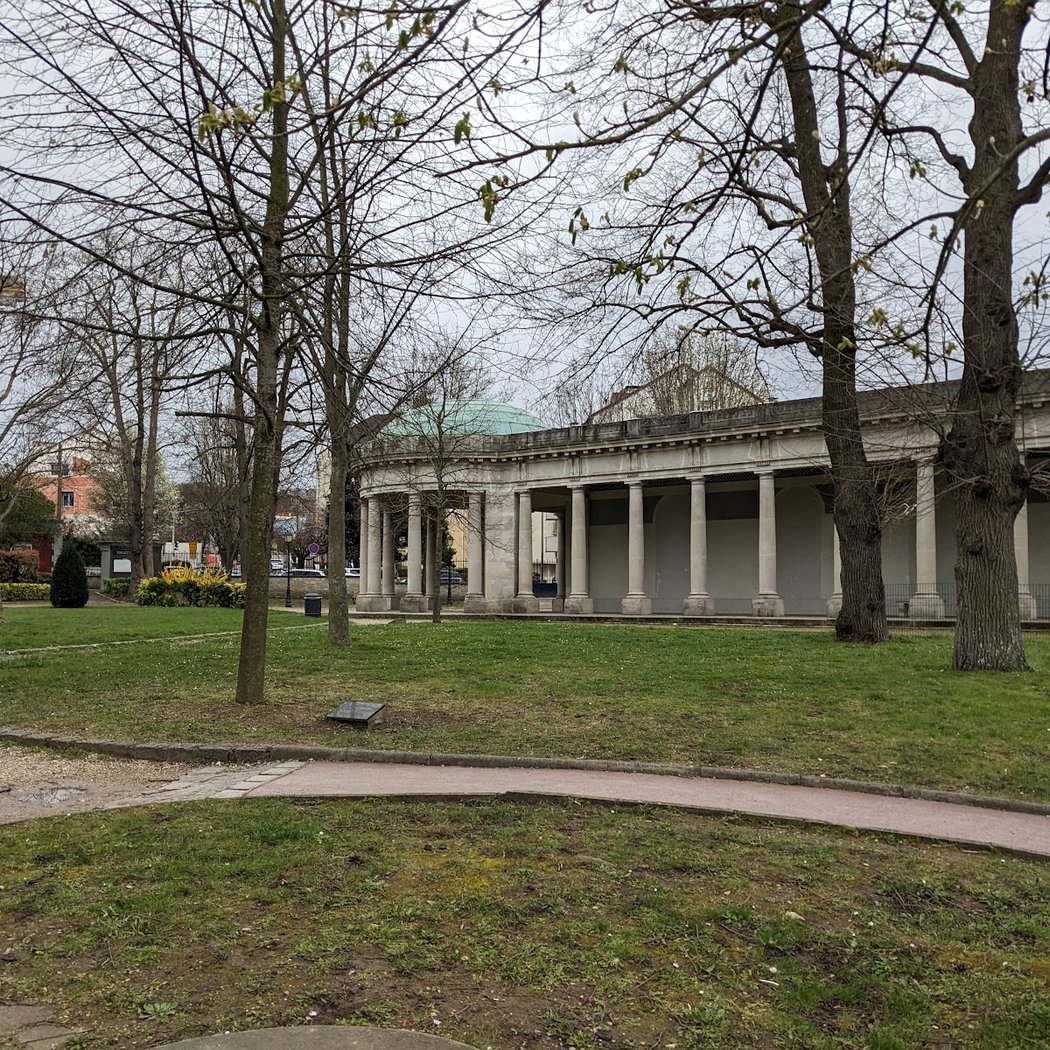 Square de Lattre de Tassigny 2