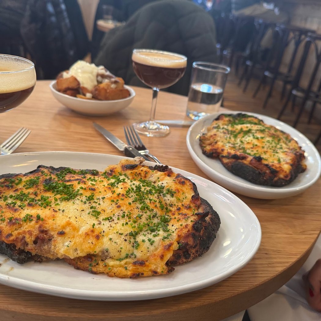 Bistro Du Mont Saint-Valentin 1