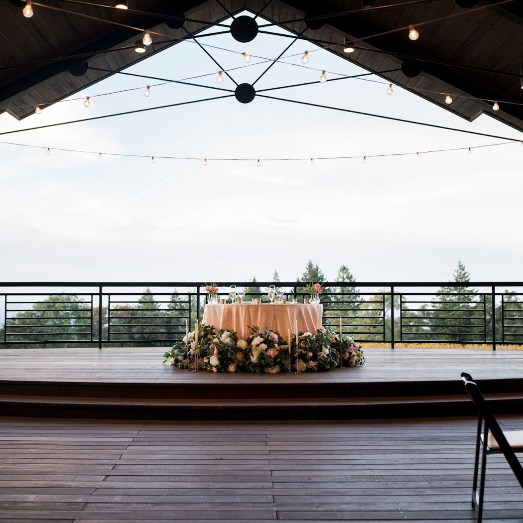 Set sail on a night of exceptional wines, elevated bites, and effortless luxury 1
