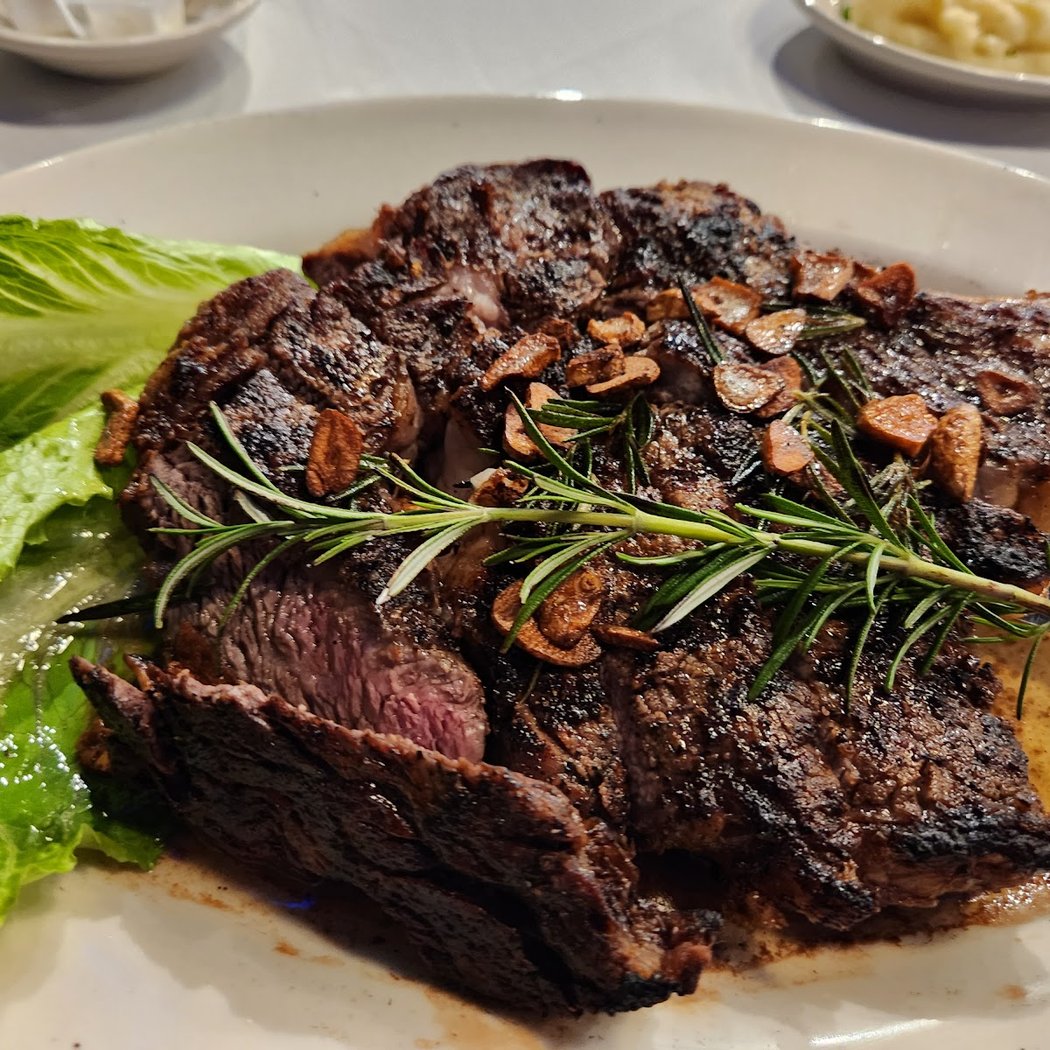 Prestige Steakhouse & Lounge 4