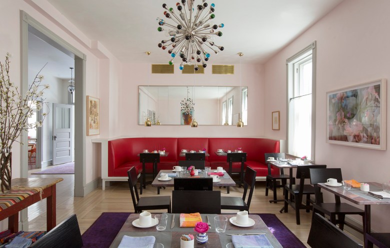 The Corner Restaurant at Hotel Tivoli 1
