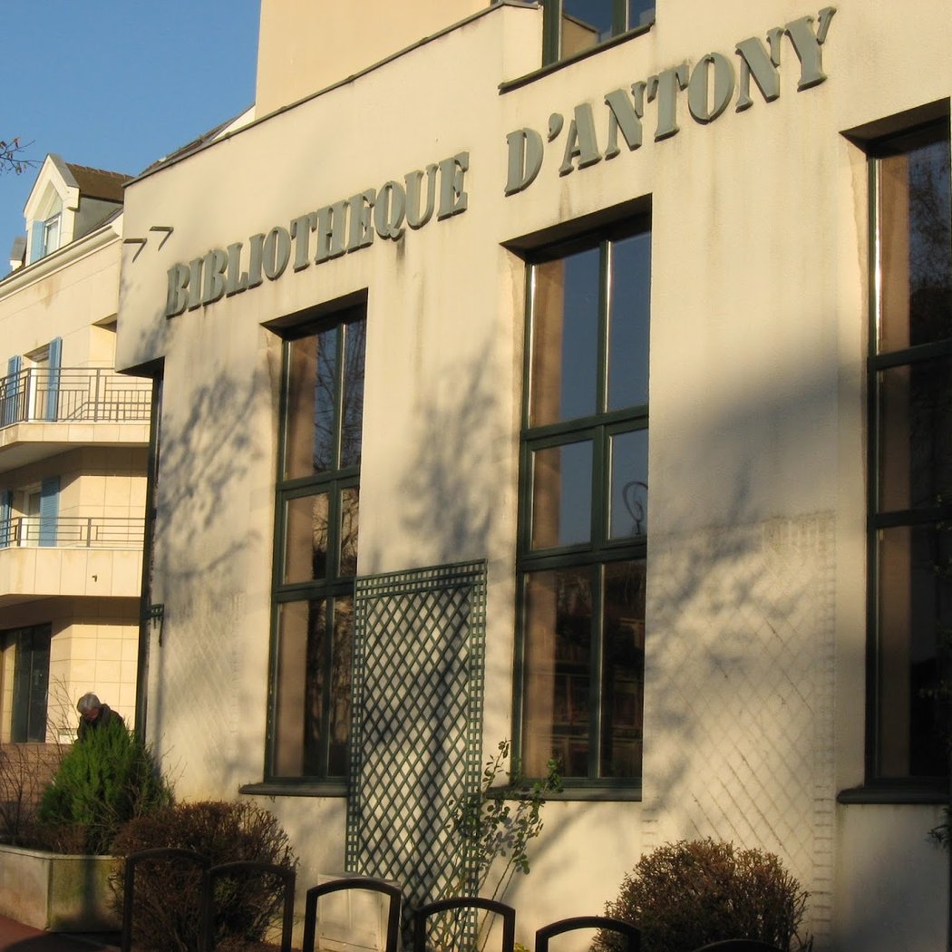 Library Anne Fontaine 2