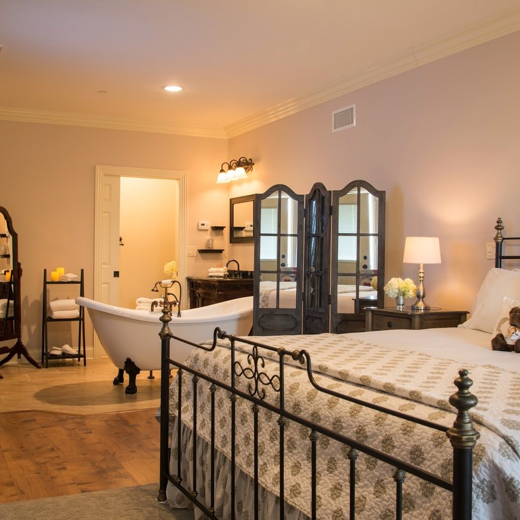 Caldwell House Bed and Breakfast 3
