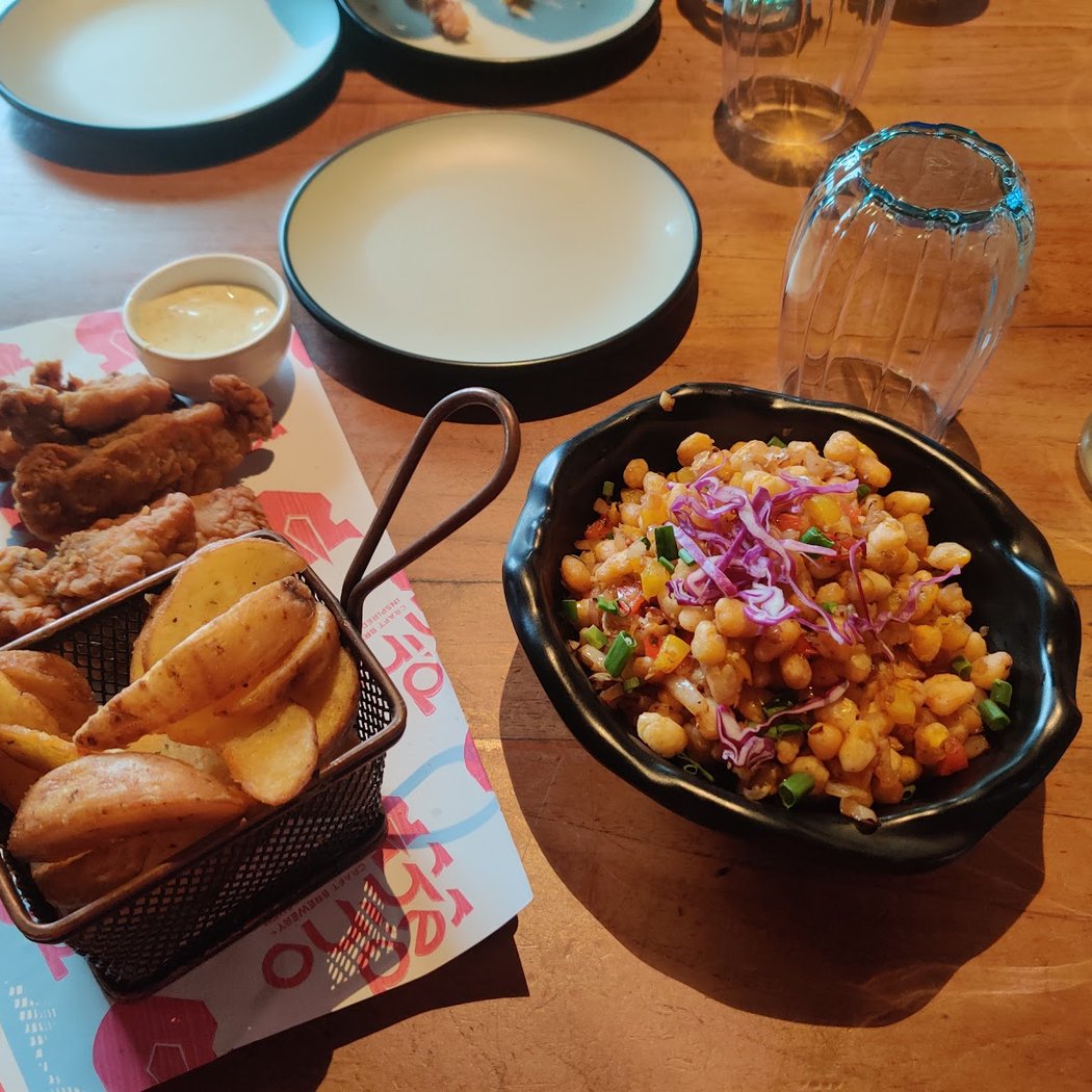 Red Rhino - Craft Brewery and Inspired Kitchen 3