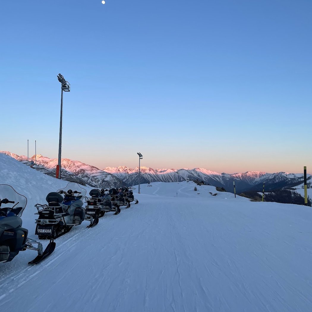 Auron Motoneige 4