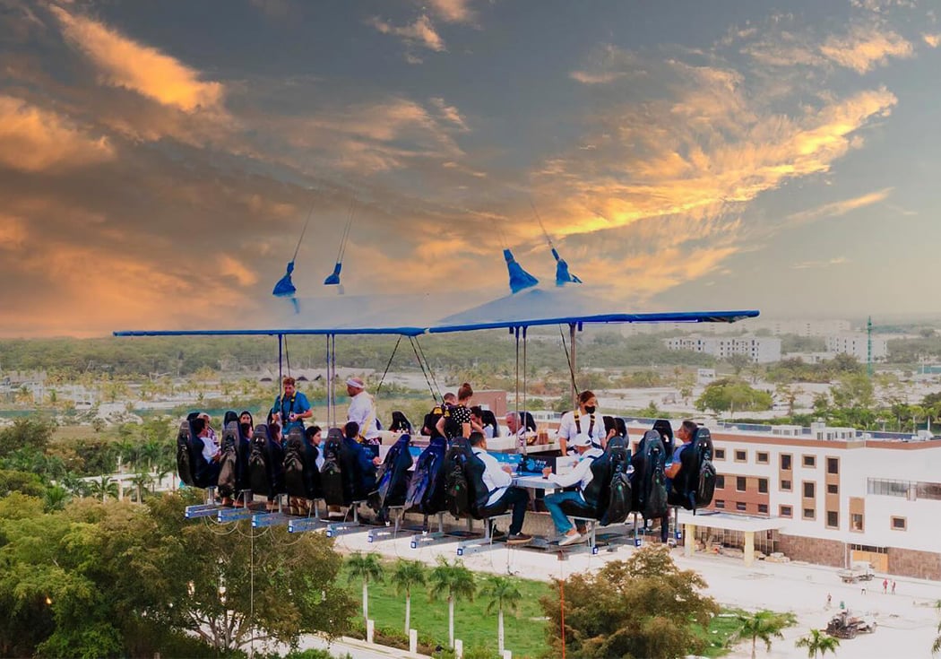 Dinner in the Sky 1