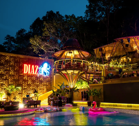 DIAZ Pool Club & Bar, Goa 2