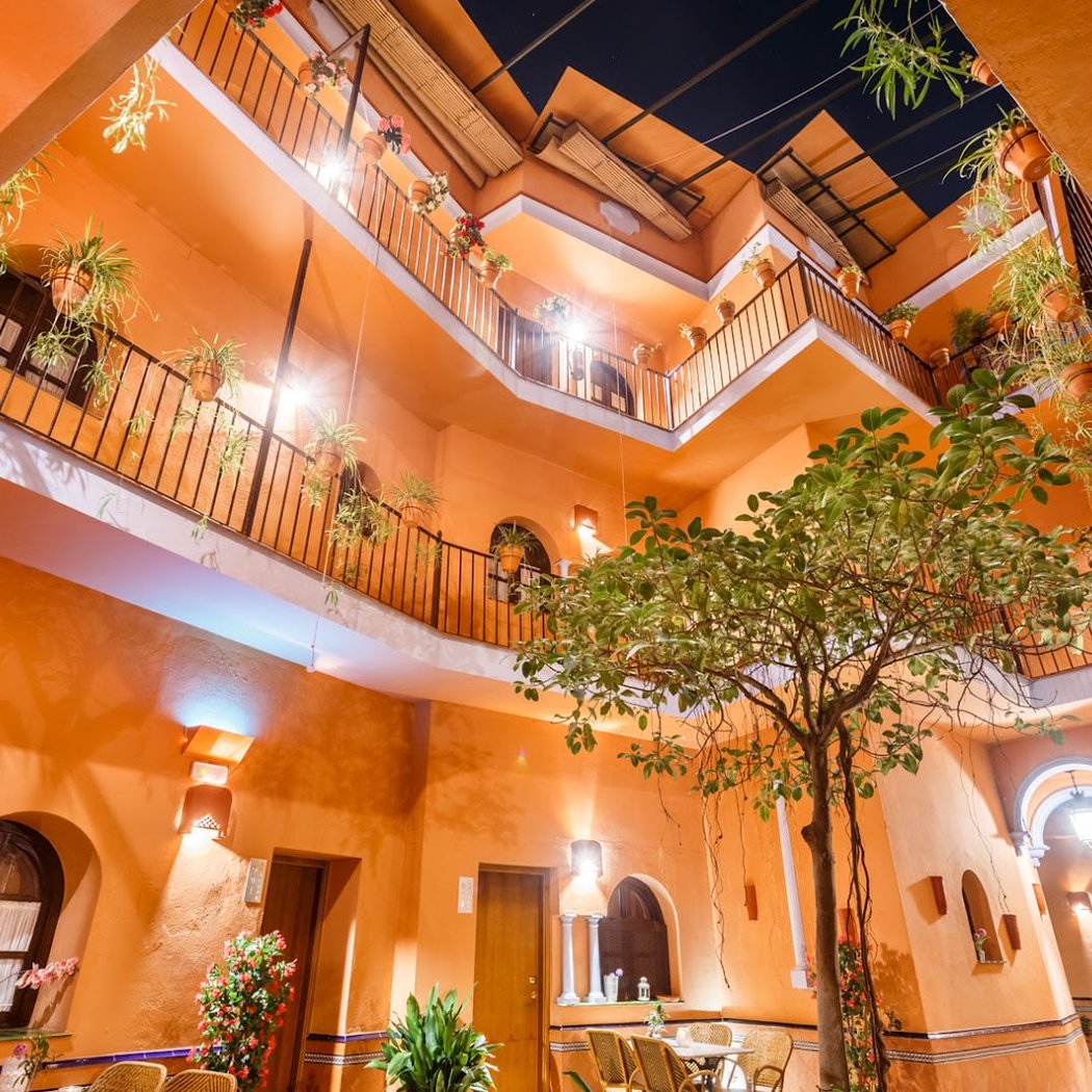 Patio De La Alameda 3