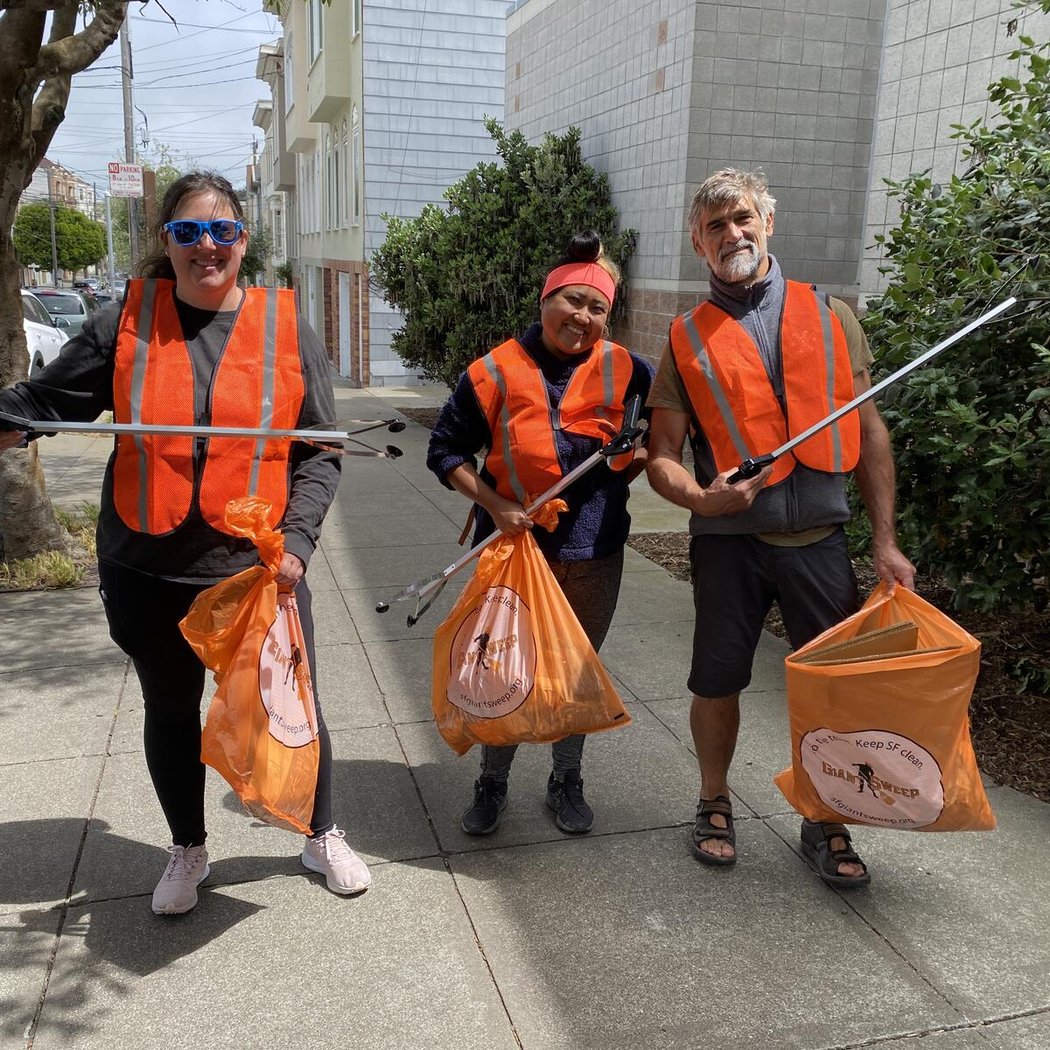 Bayview Happy Hour Cleanup - Volunteer Community Service 2