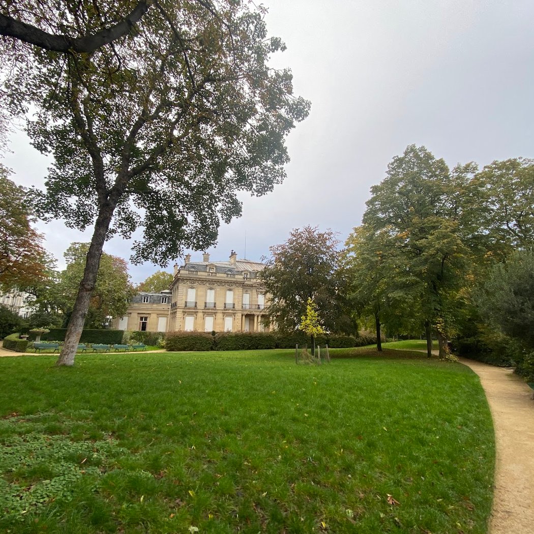 Garden of the Hôtel Salomon de Rothschild 2