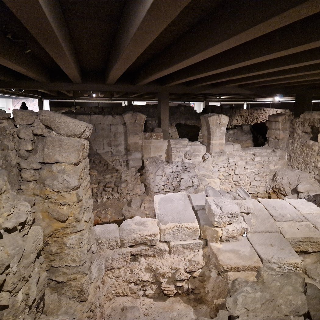 Exhibition: In the Seine - Objects Found from Prehistory to the Present Day 3