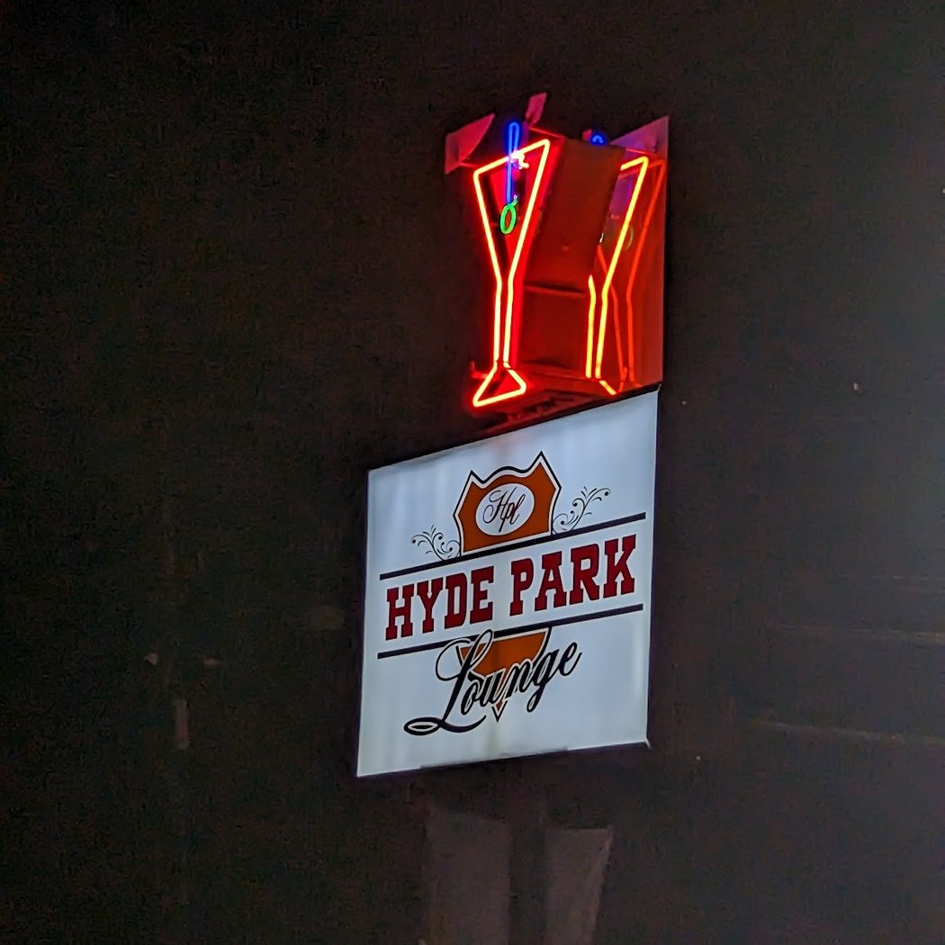 Hyde Park Lounge 3