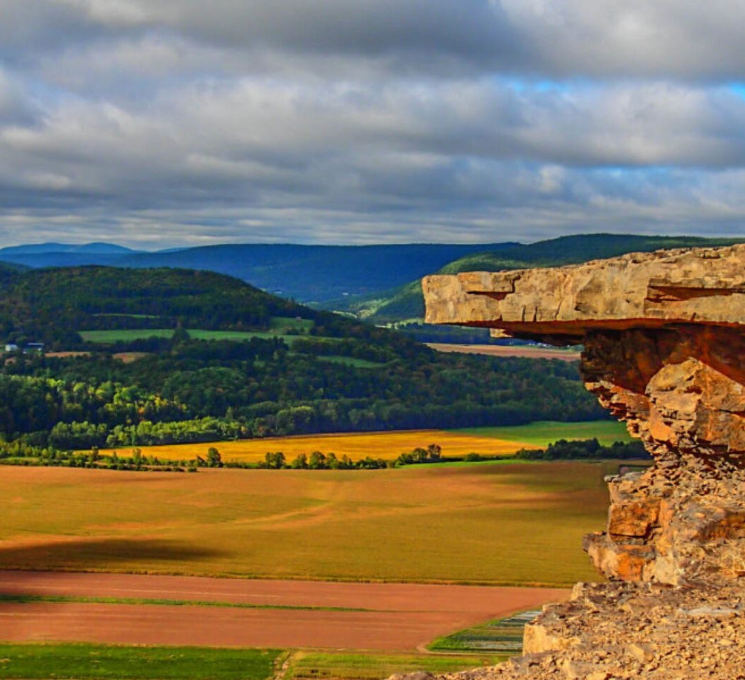 Vroman's Nose Hiking Trail 1