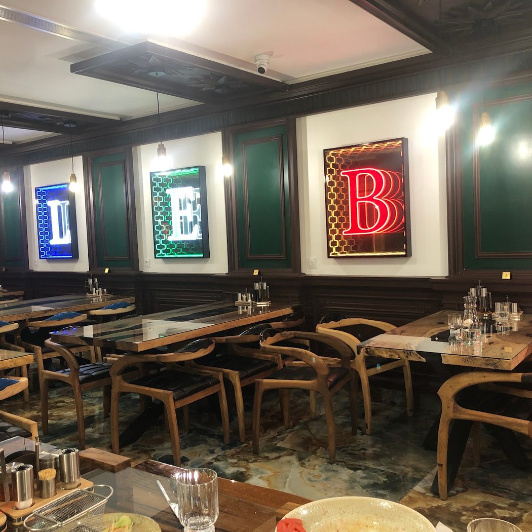Le Baron Restaurant 2