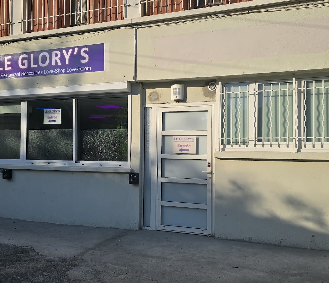 Le Glory's - Bar Gloryholes, Labyrinthe, Ciné, Cabines, Loveshop, rencontres 2