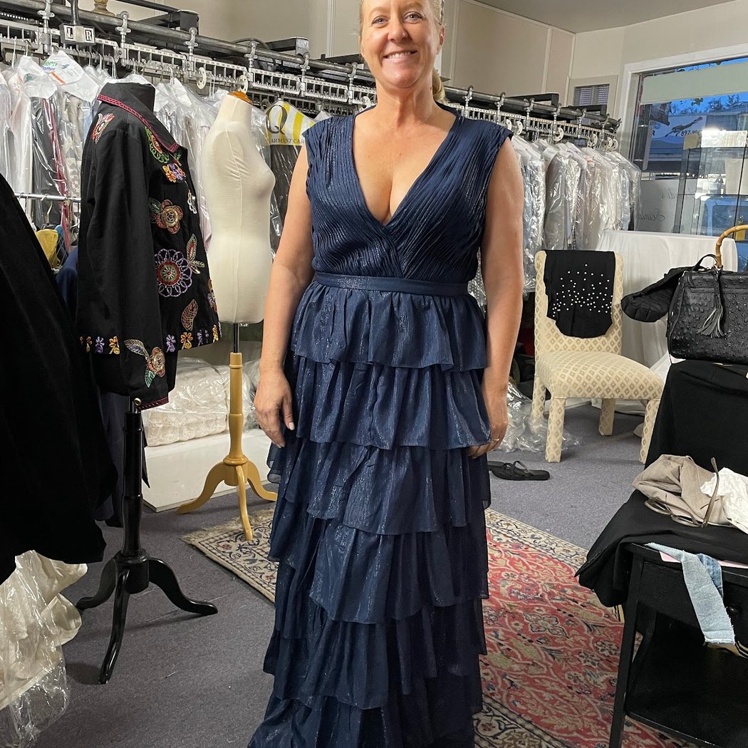 ✨ “Mondi’s Sewing: Tailoring & Alterations” ✨ 👗 3