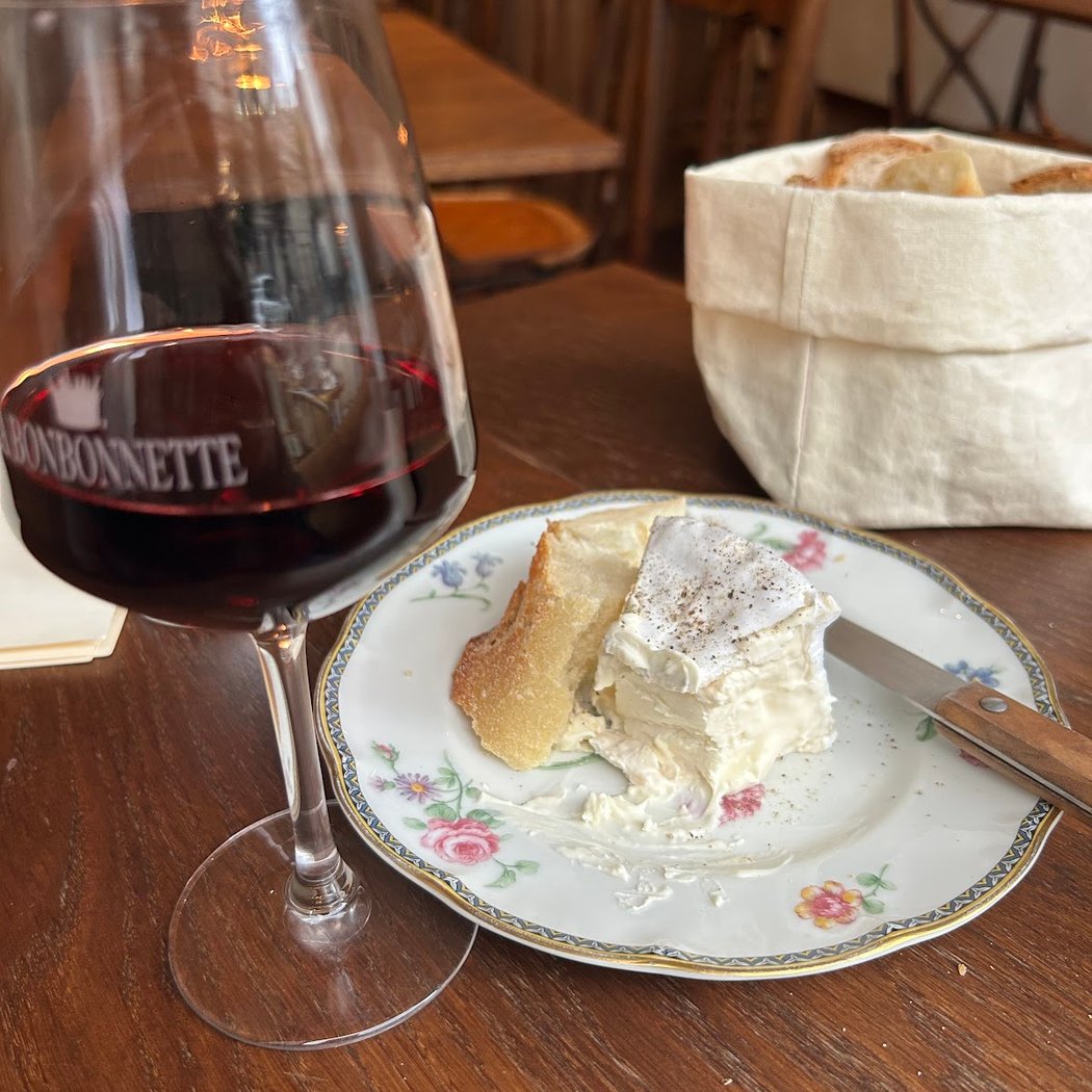 La Bonbonnette Bar a Vin 1