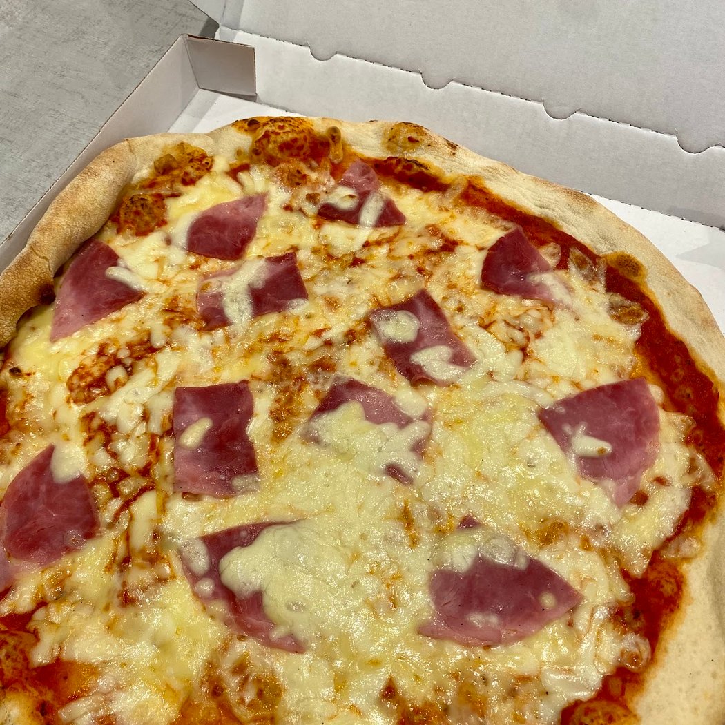 Camion Scuderia Pizza 3