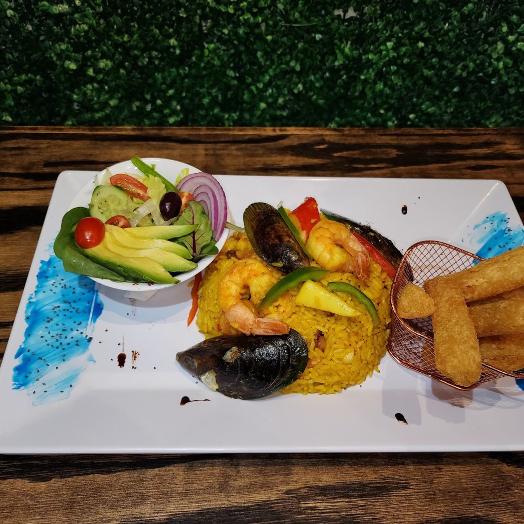 QUE RICO COLOMBIAN RESTAURANT & BAKERY 1