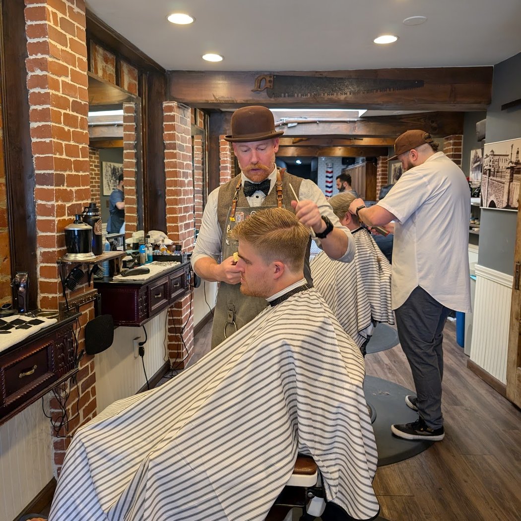 Royal Shaving Parlor 3