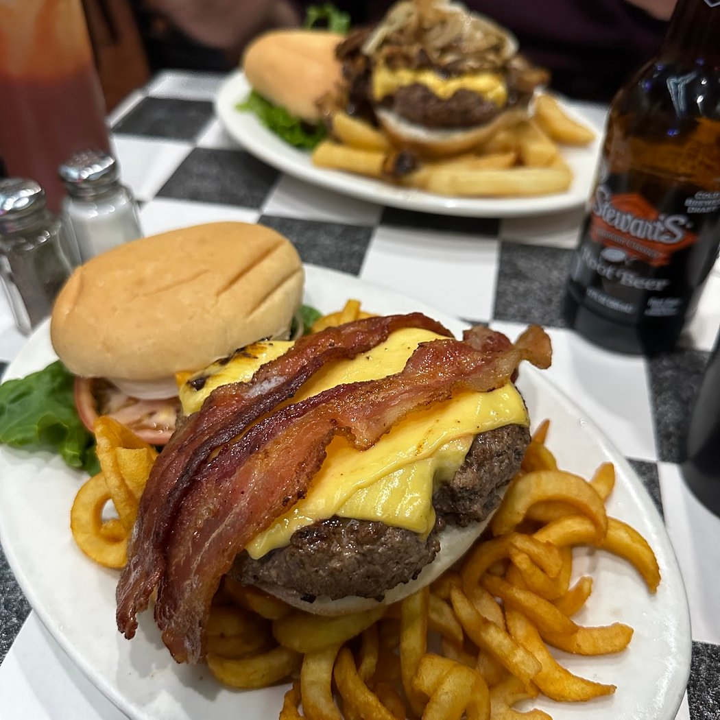 Paul's Da Burger Joint 1