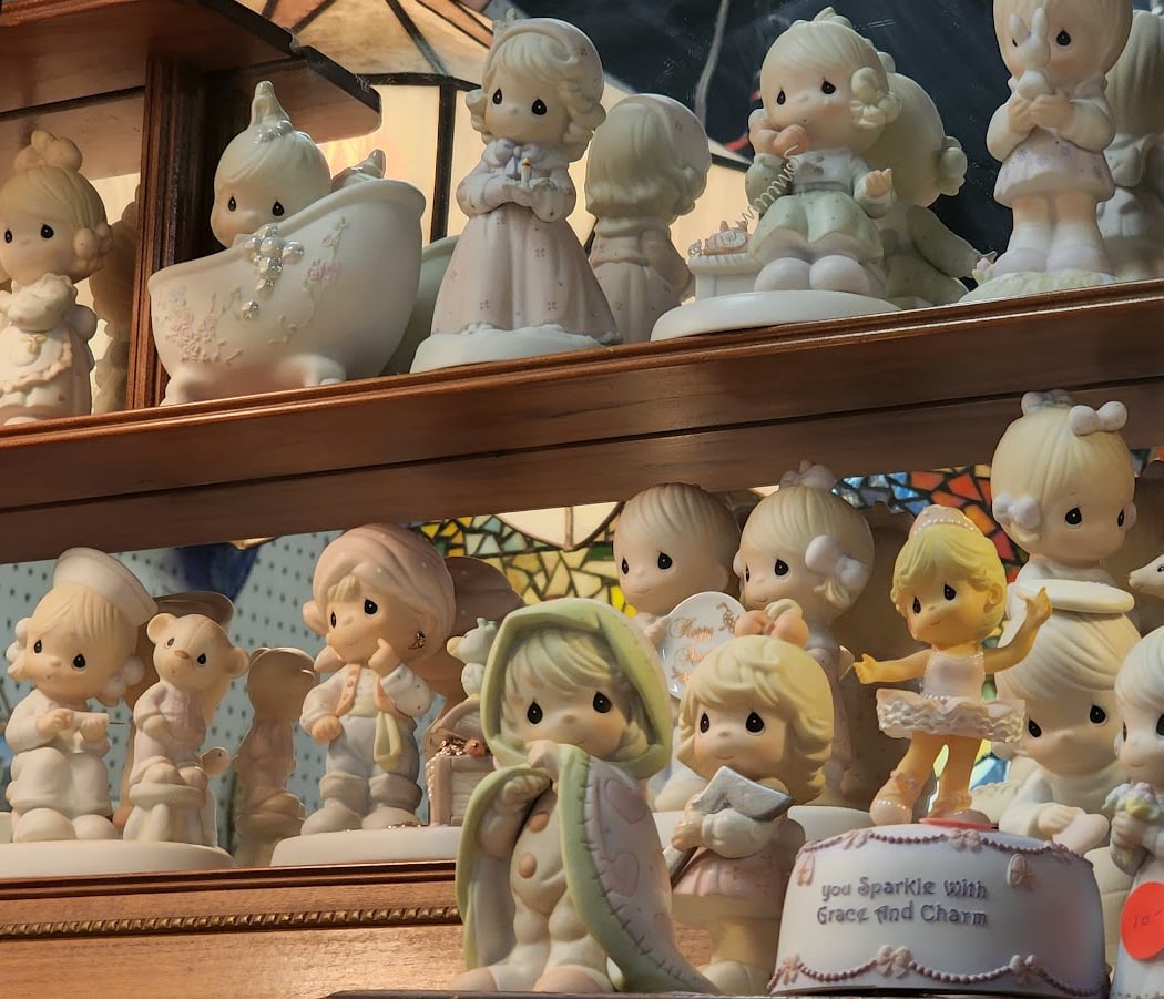 G & N Collectors Den 1
