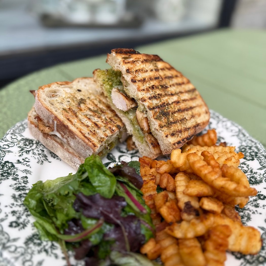 Cafe Vista All-day Dining & Cafe 1
