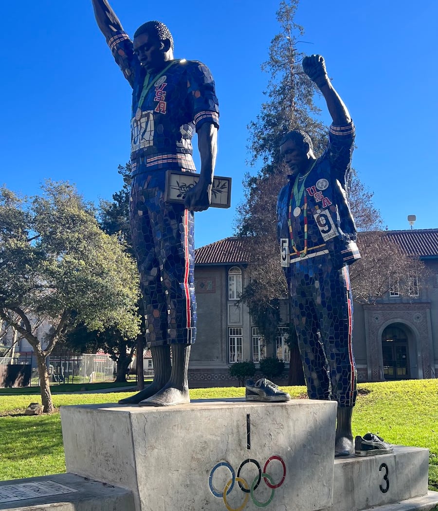 Victory Salute Statue 1