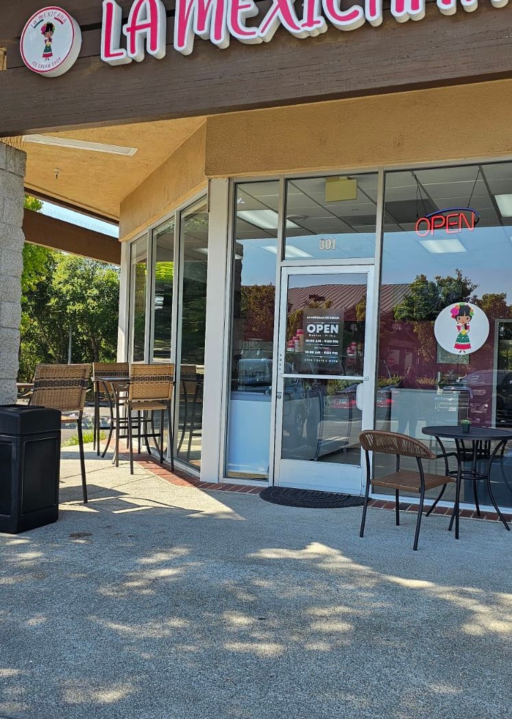 La Mexicana Ice Cream Shop 2
