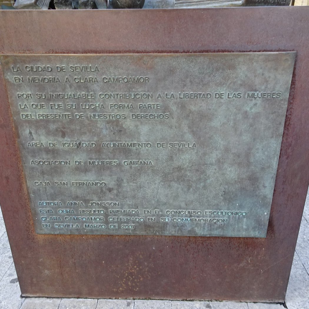 Monument of Clara Campoamor 3