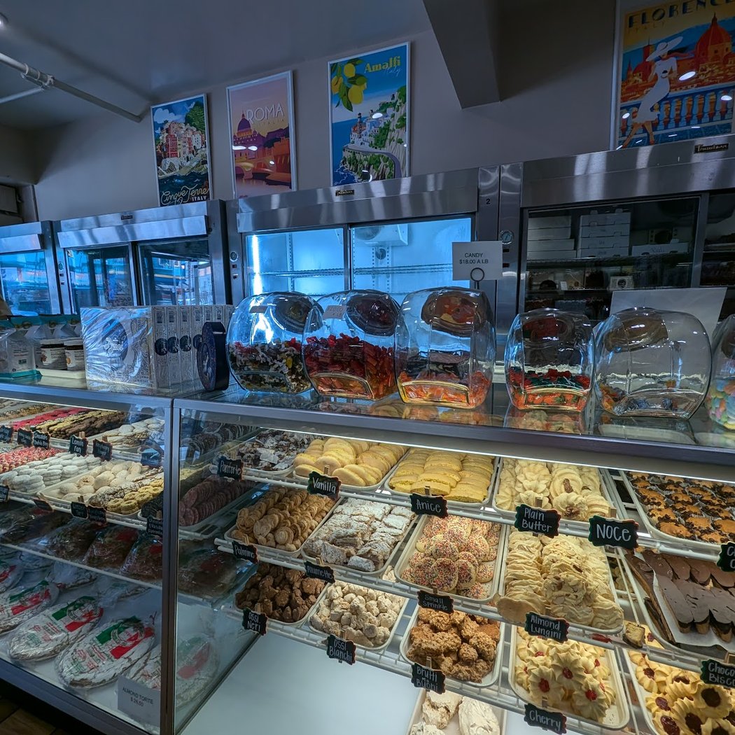 Dianda's Italian American Pastry 3