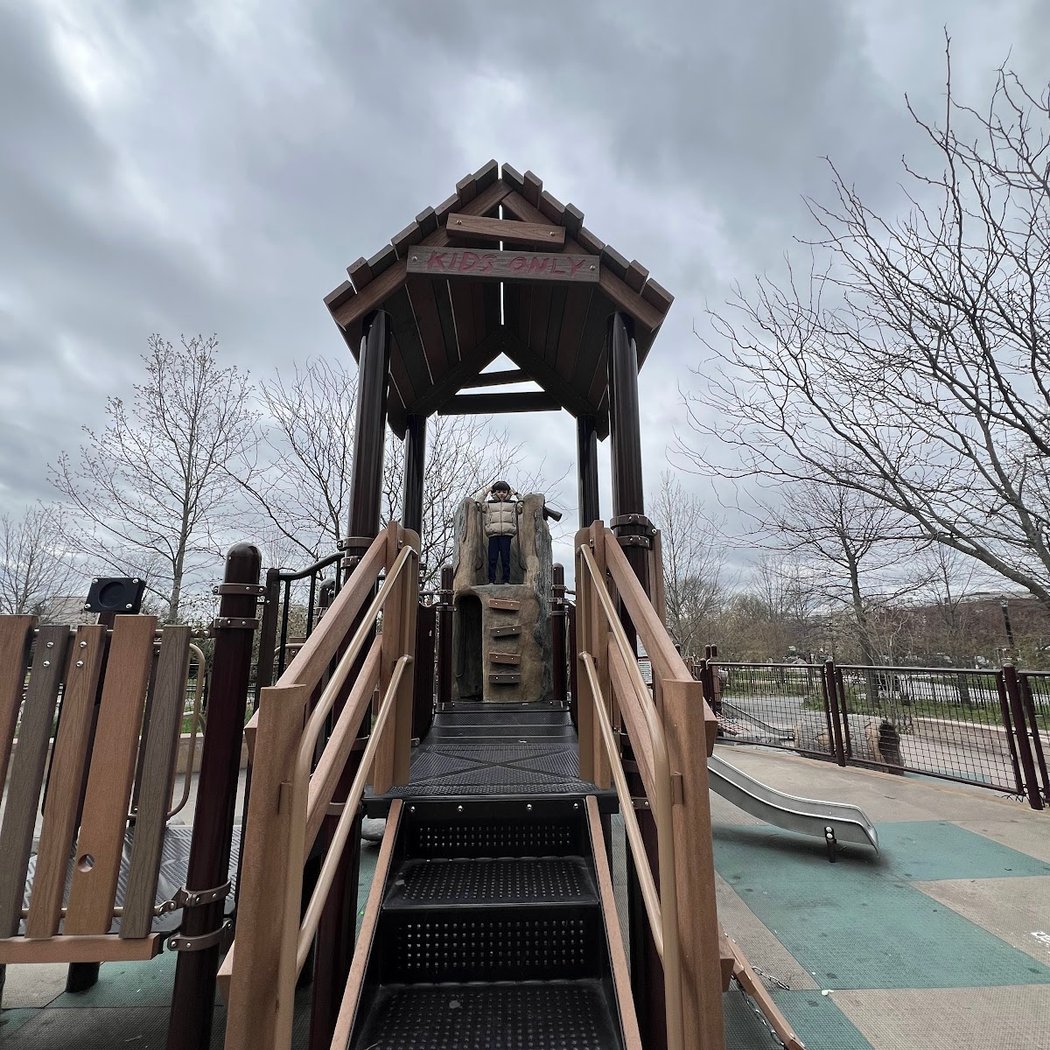 Gravesend Park playground 2