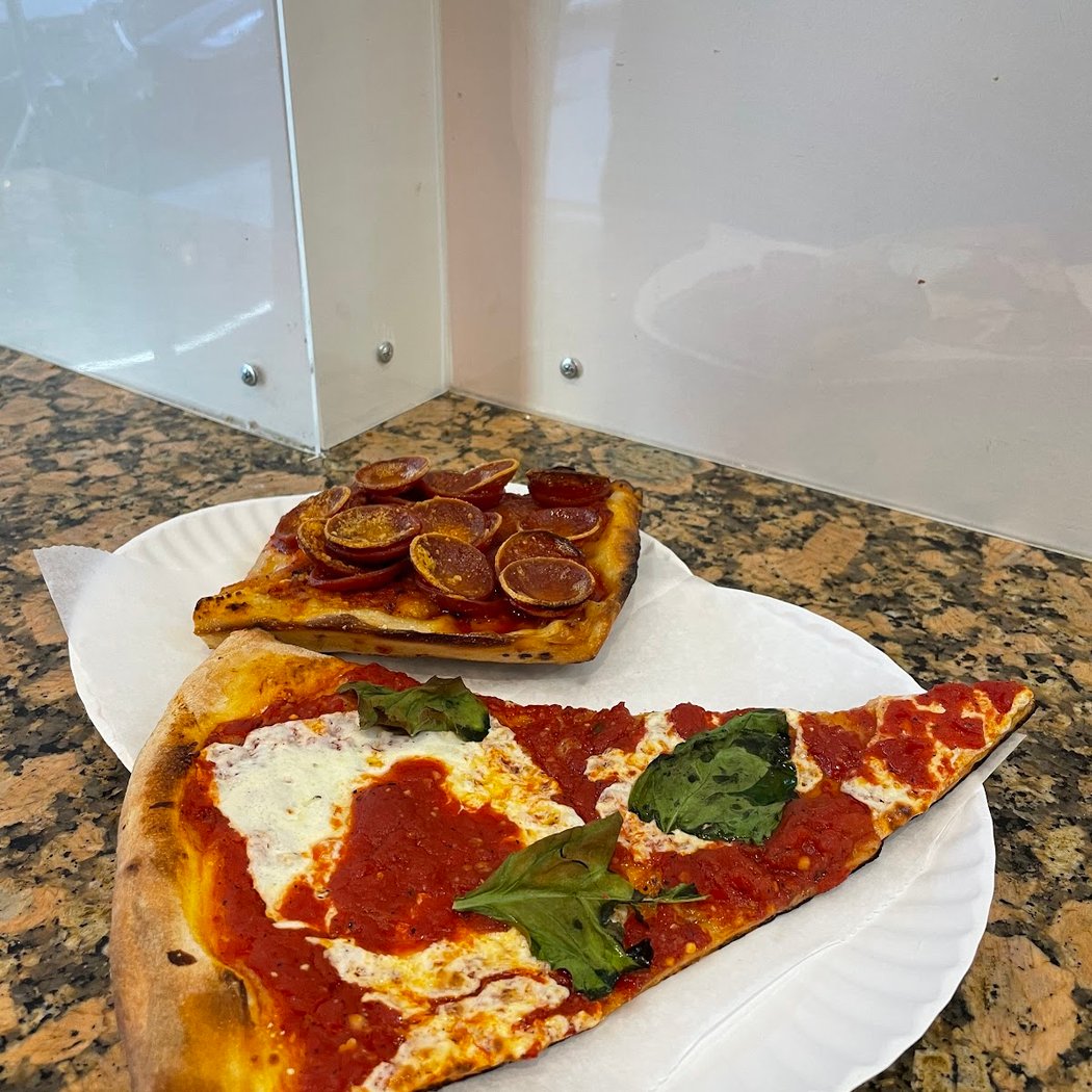Village Square Pizza - Upper East Side 3