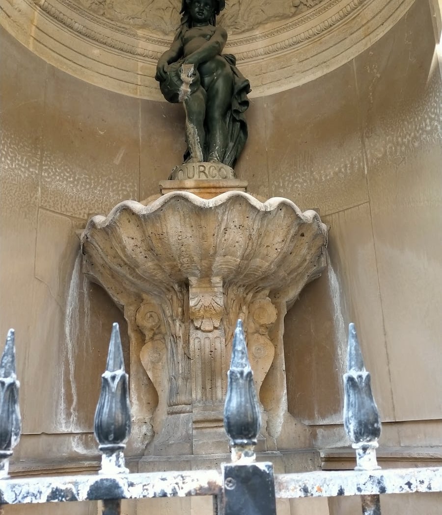 Rue de Turenne 2