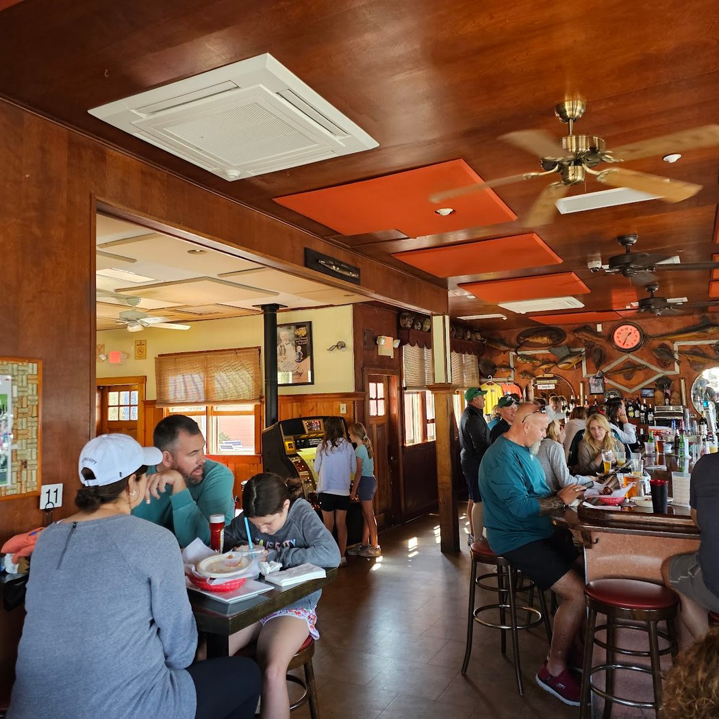 Twisties Tavern on the Bay 2