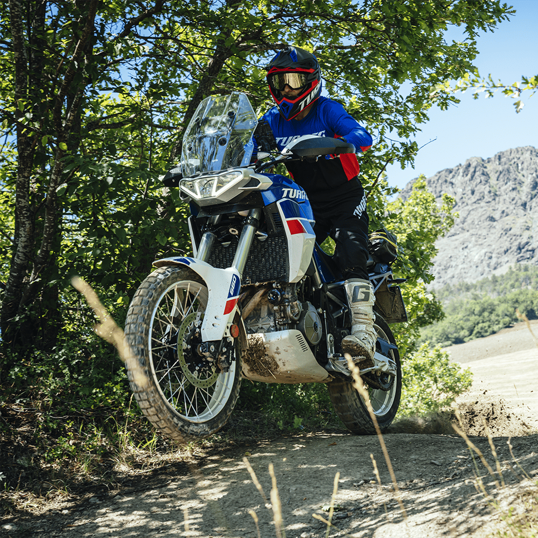 Motoplex Cergy 95 Piaggio-Aprilia-Moto-Guzzi-Vespa-Gilera 1