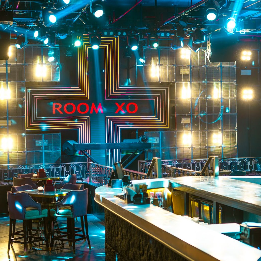 Room XO presents Bailamos 2