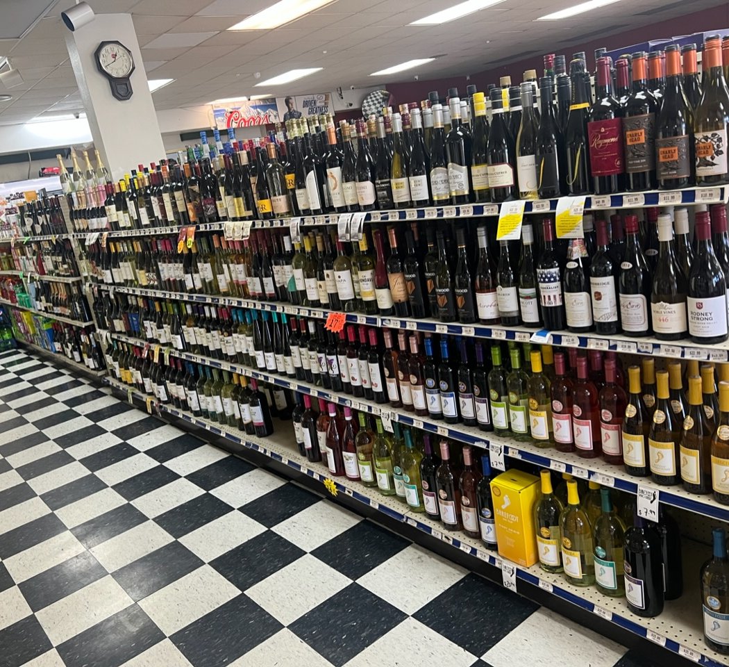Bodega Avenue Market 2