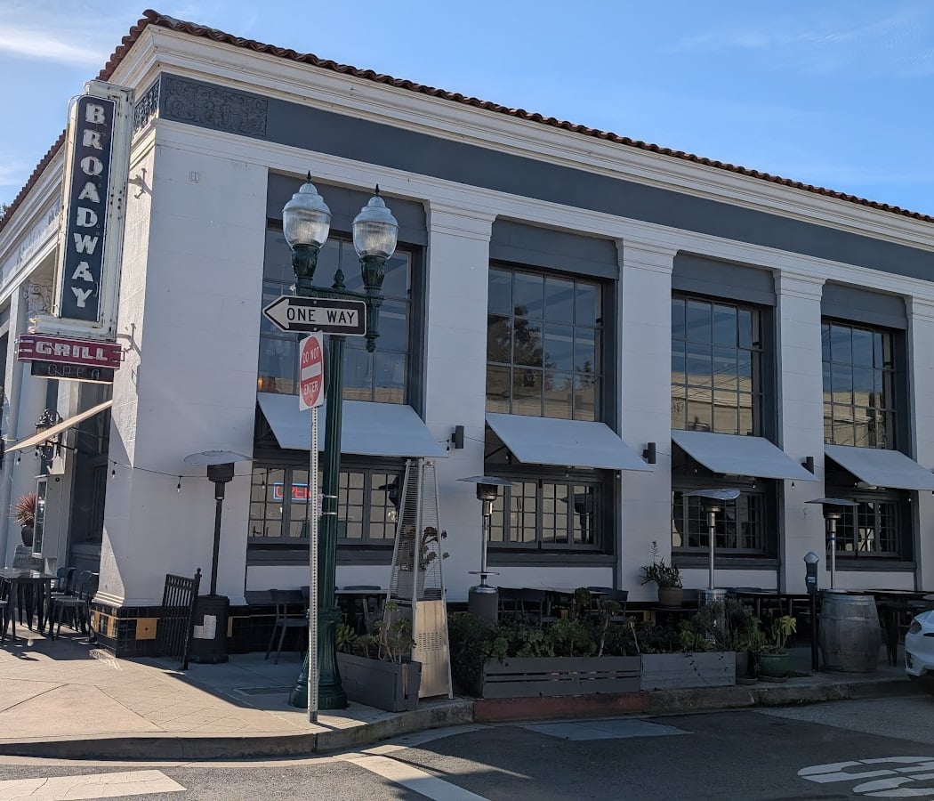 Broadway Grill 3
