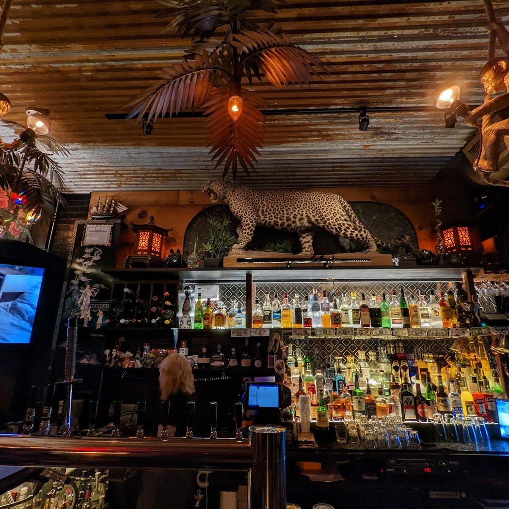 Rose's R&R Bar 3