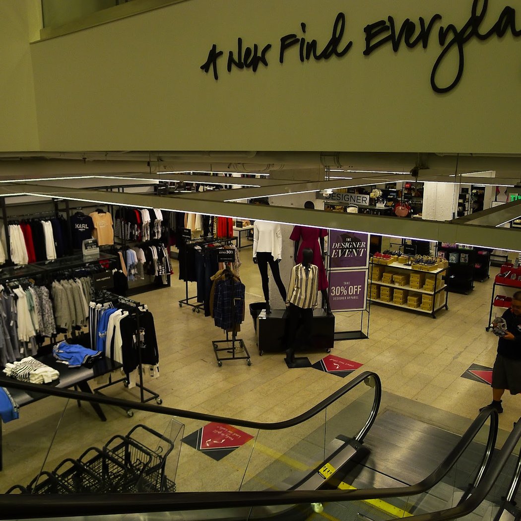 Saks OFF 5TH 3