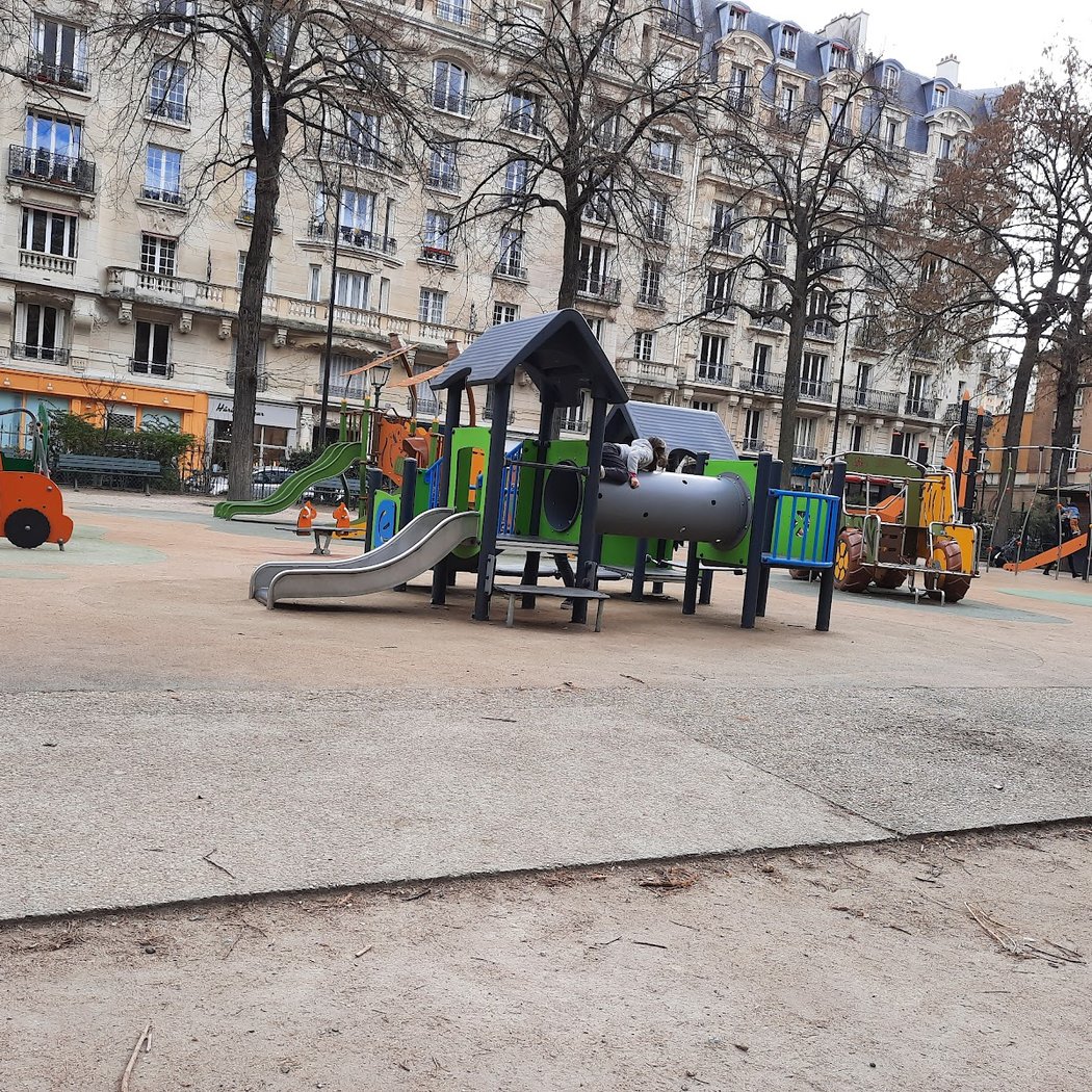 Children area of Trousseau's Square 2