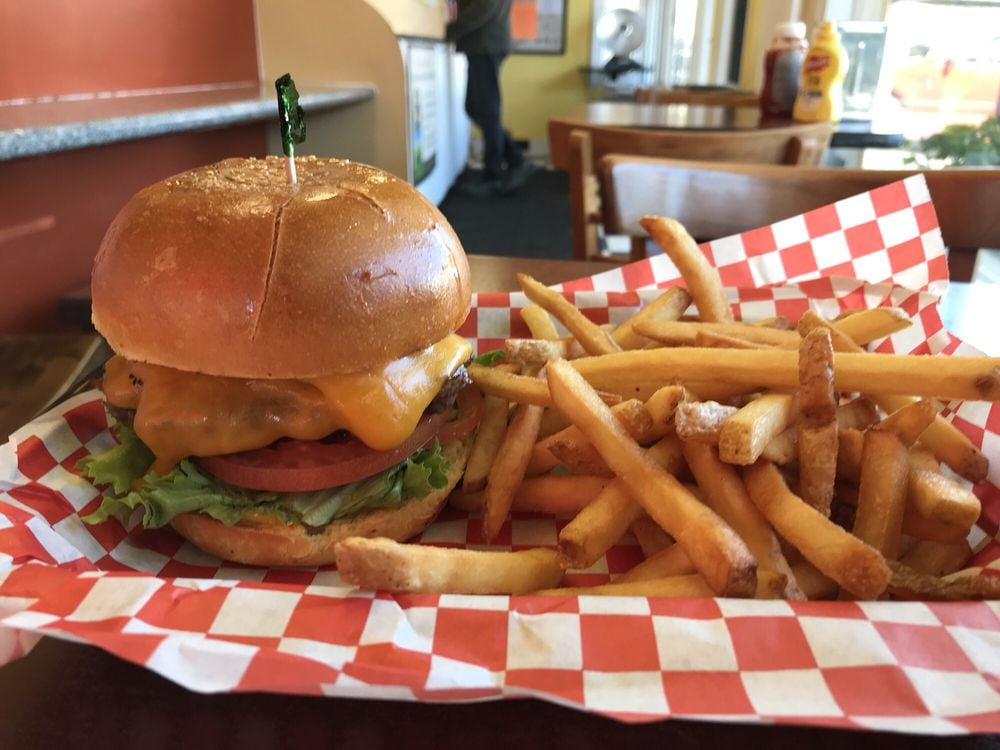 Phyllis' Giant Burgers 3